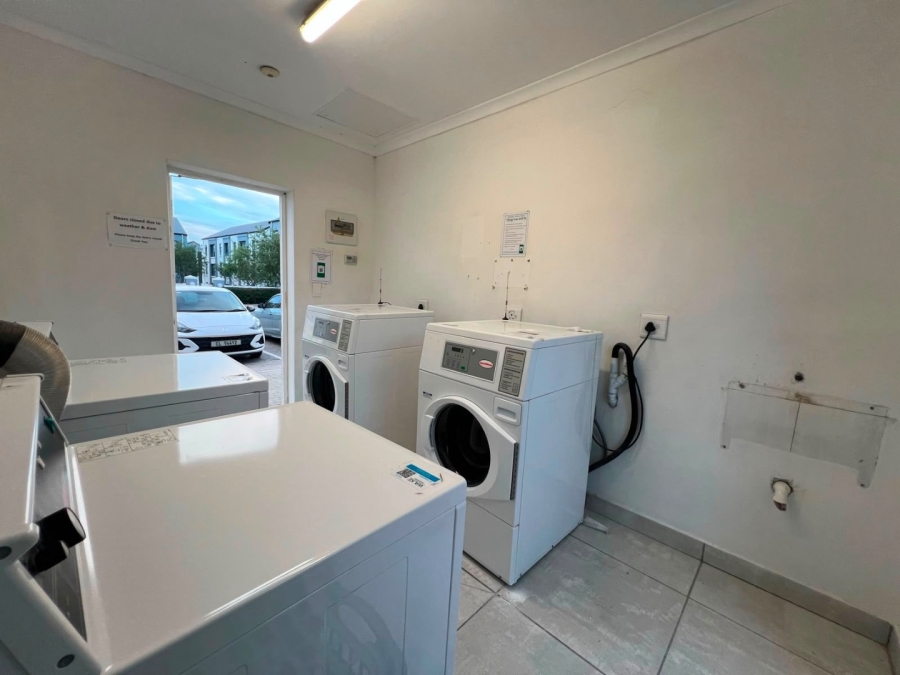 2 Bedroom Property for Sale in Aan de Wijnlanden Western Cape